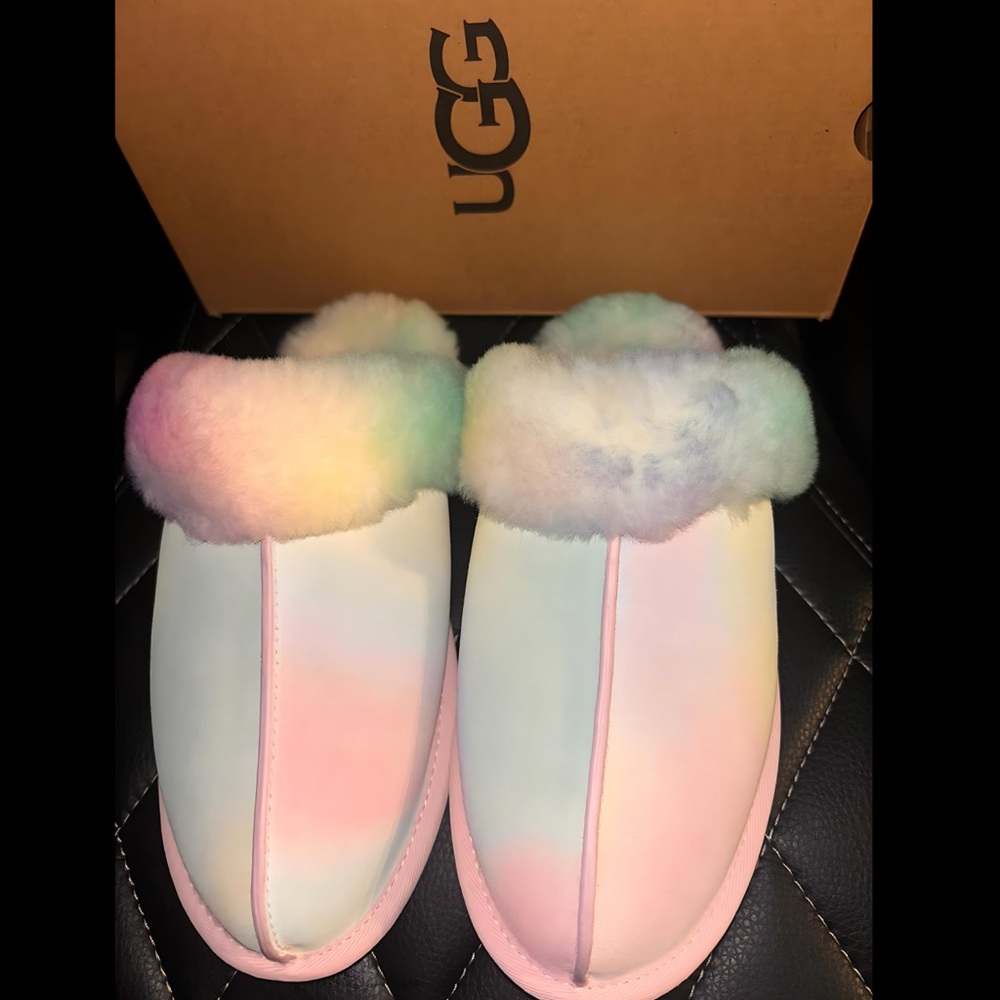 NWB! UGG SCUFFETTE ll WATERCOLORS SLIPPERS